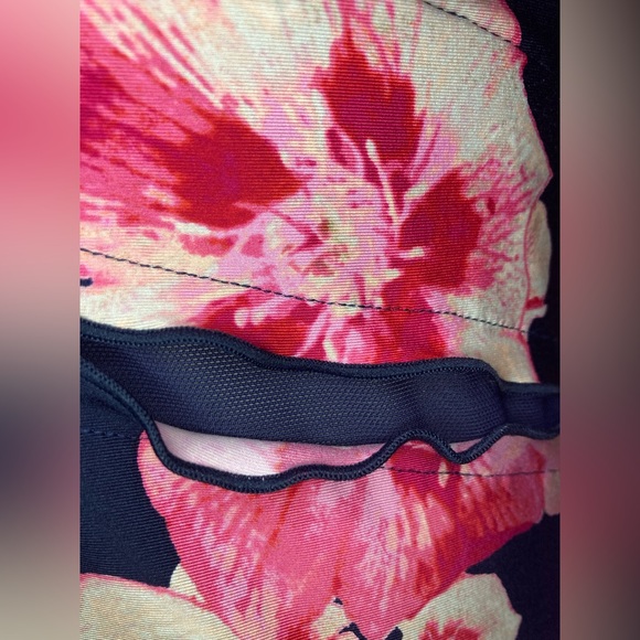DKNY floral Print Pink Red White navy Scallop-Edge with mesh Tankini Top M EUC - Picture 16 of 16